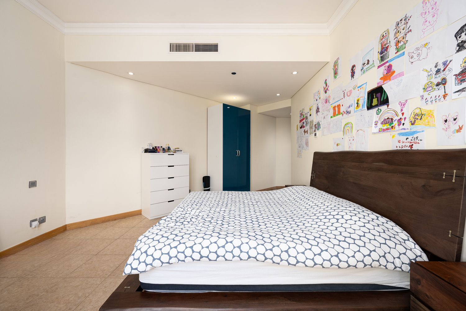 3 Bedrooms Apartment in Al Hatimi