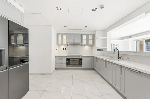 3 Bedrooms Apartment in Marina Residences 1