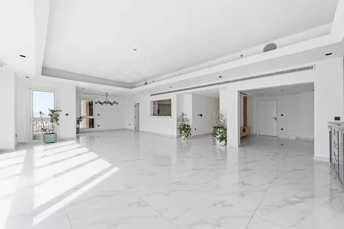 3 Bedrooms Apartment in Marina Residences 1