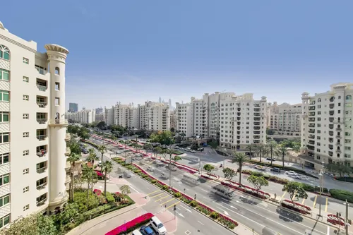 5 Bedrooms Apartment in Al Das