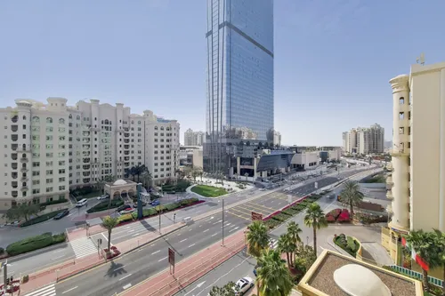 5 Bedrooms Apartment in Al Das