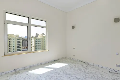 4 Bedrooms Apartment in Al Sarrood