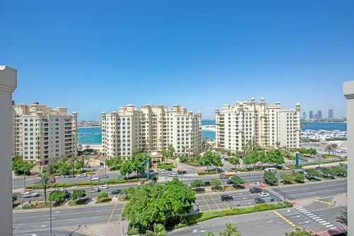 4 Bedrooms Apartment in Al Sarrood