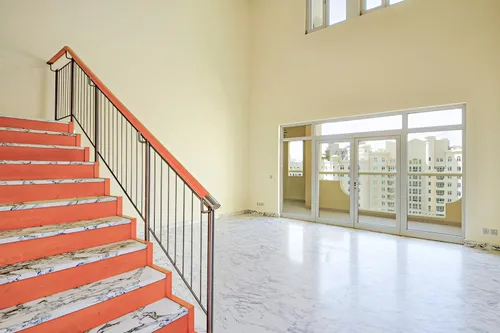 4 Bedrooms Apartment in Al Sarrood