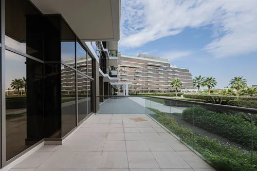 2 Bedrooms Apartment in The 8