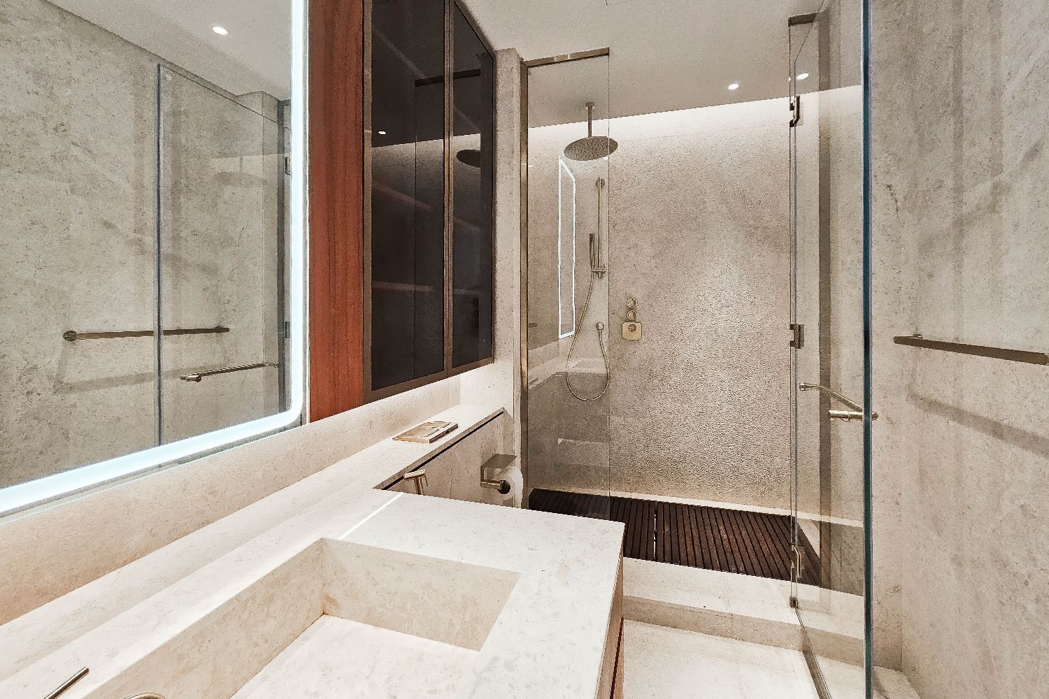 2 Bedrooms Apartment in Ellington Beach House