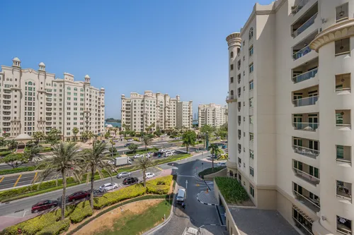 3 Bedrooms Apartment in Al Tamr