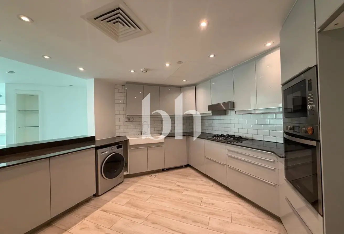 Park View | Upgraded | Mid Floor