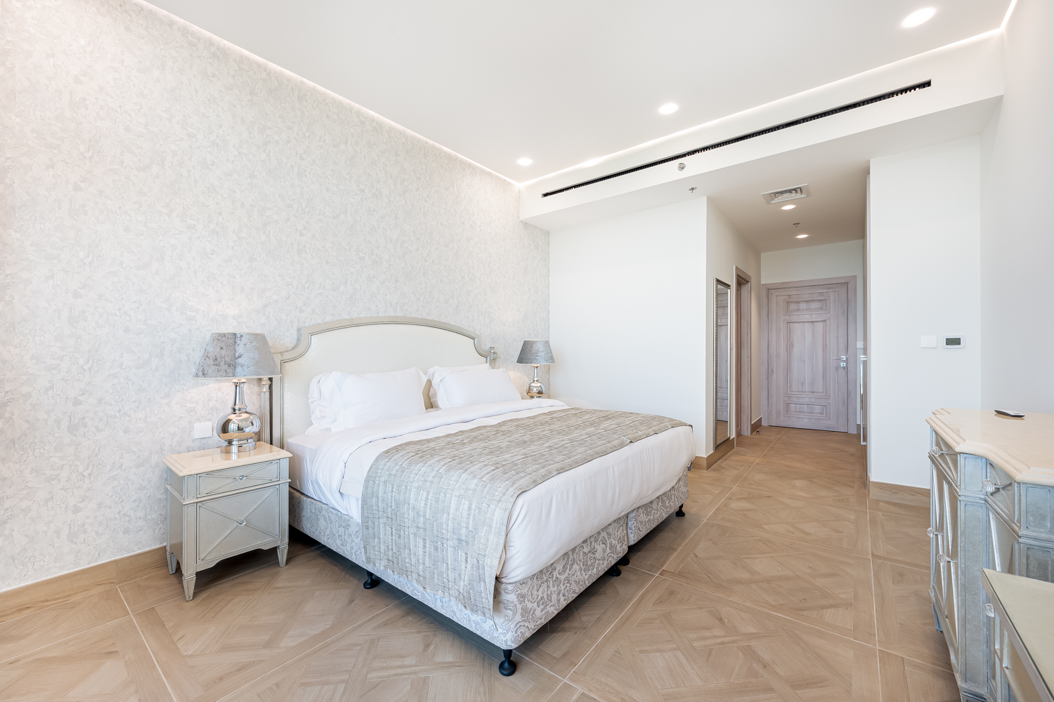 3 Bedrooms Apartment in Kempinski Palm Residence