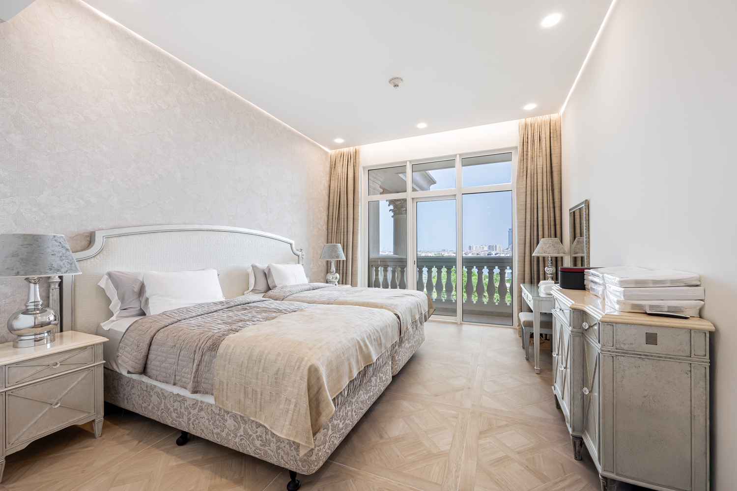 3 Bedrooms Apartment in Kempinski Palm Residence