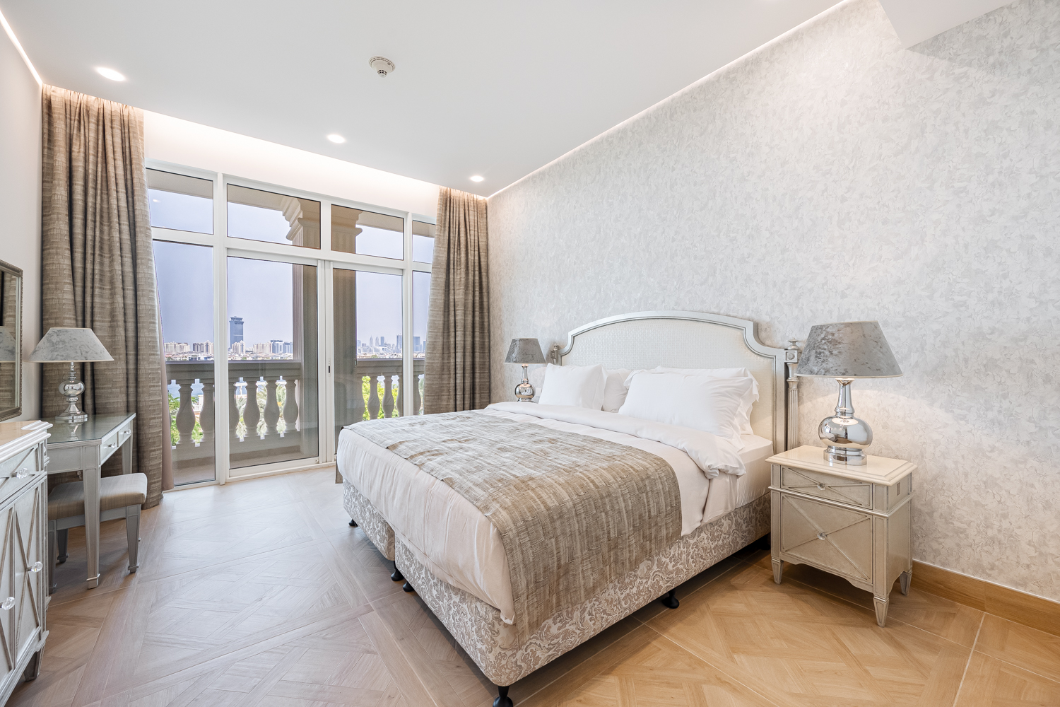 3 Bedrooms Apartment in Kempinski Palm Residence