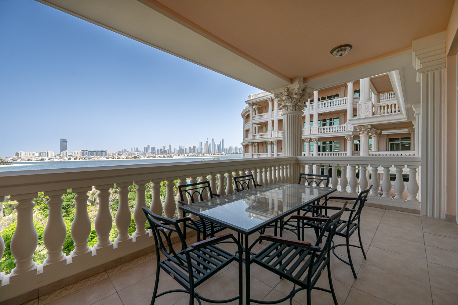 3 Bedrooms Apartment in Kempinski Palm Residence