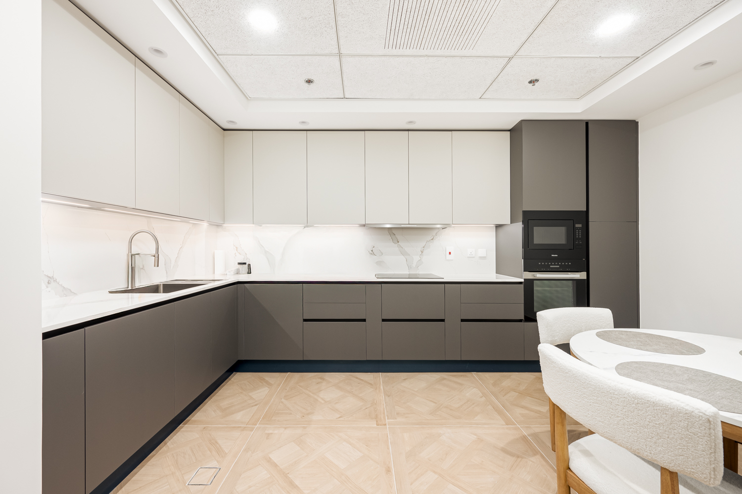 3 Bedrooms Apartment in Kempinski Palm Residence