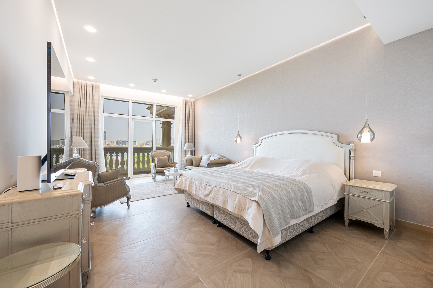 3 Bedrooms Apartment in Kempinski Palm Residence