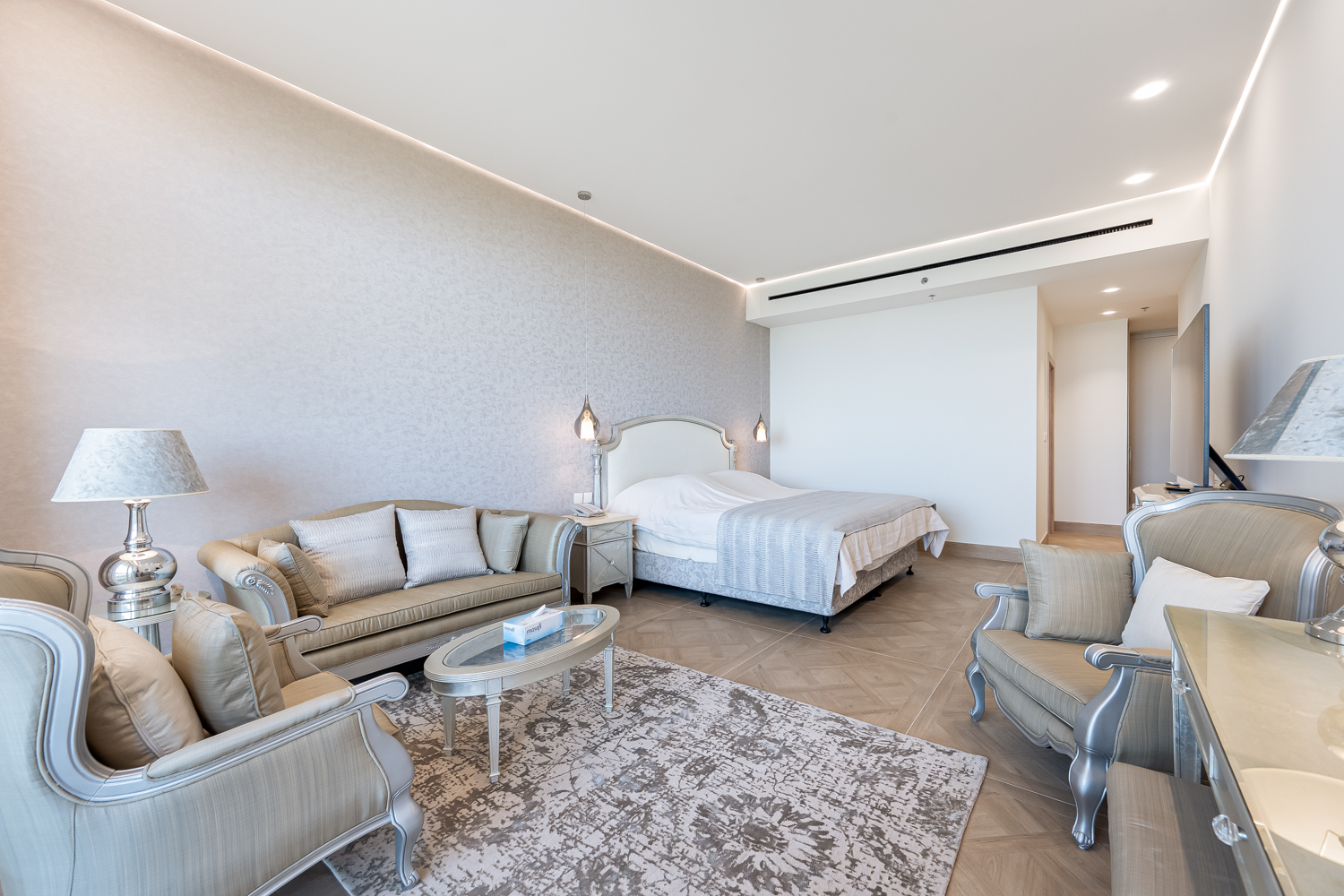 3 Bedrooms Apartment in Kempinski Palm Residence