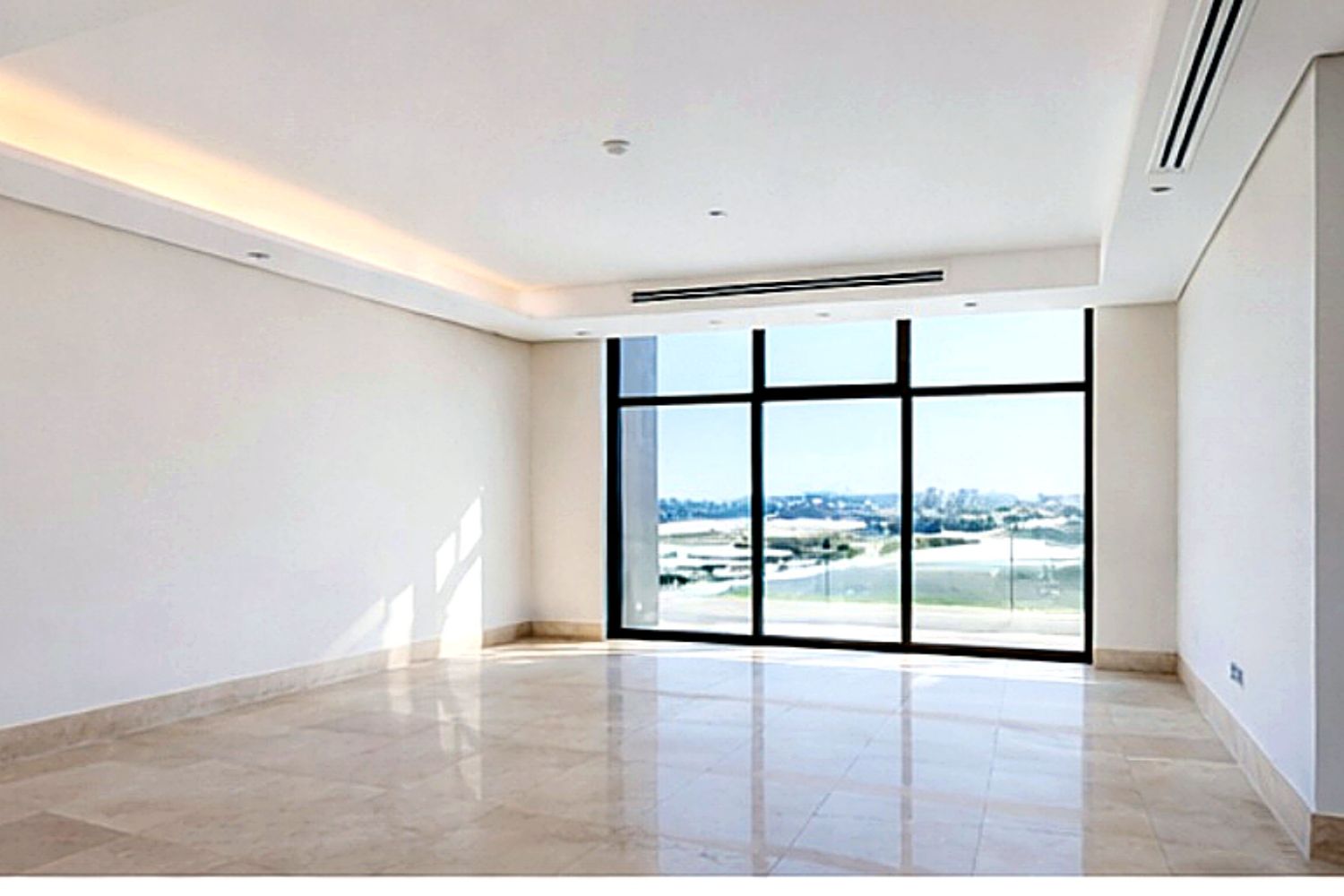 2 Bedrooms Apartment in The 8