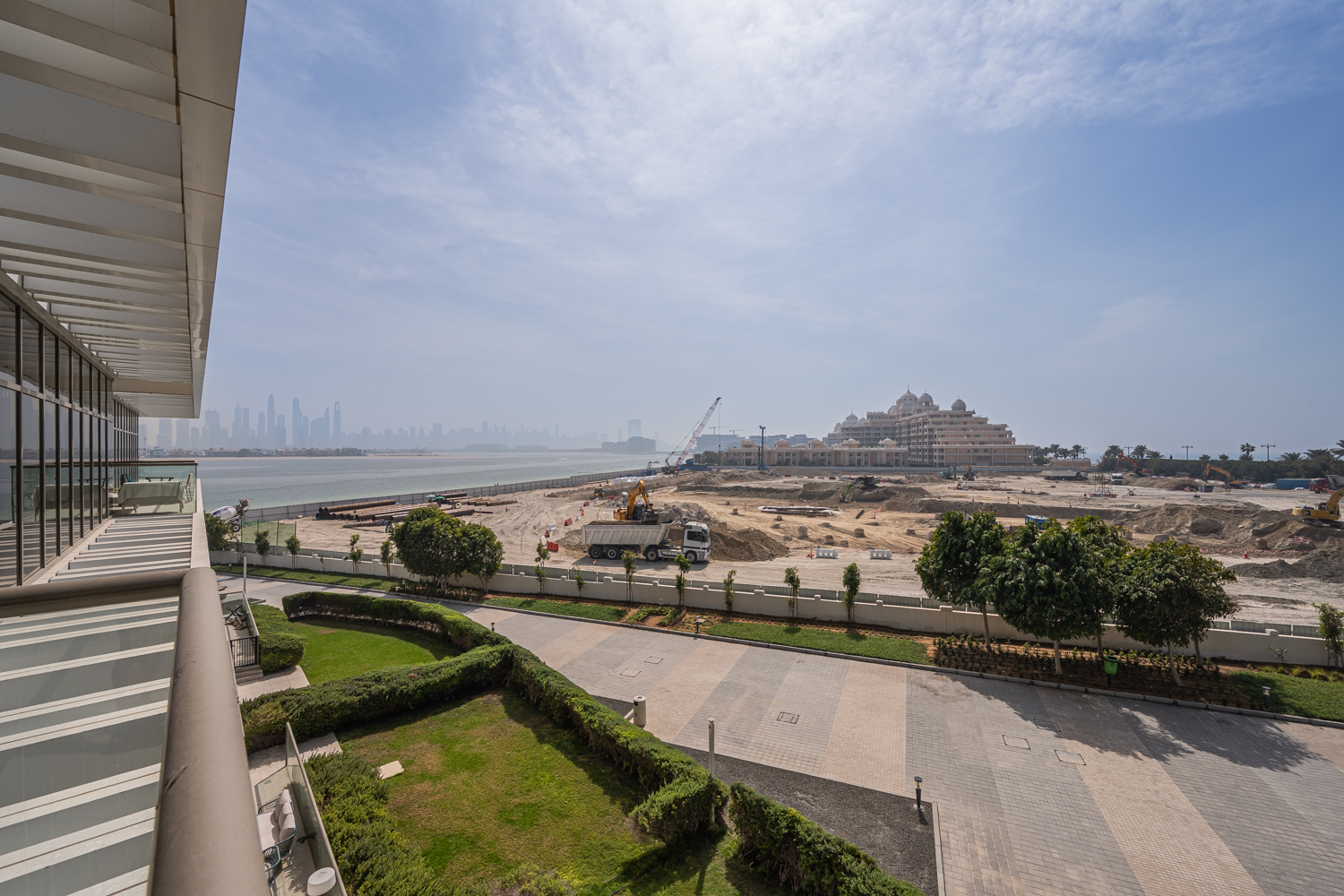 2 Bedrooms Apartment in The 8