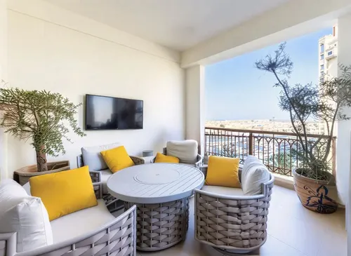 2 Bedrooms Apartment in Marina Residences 4