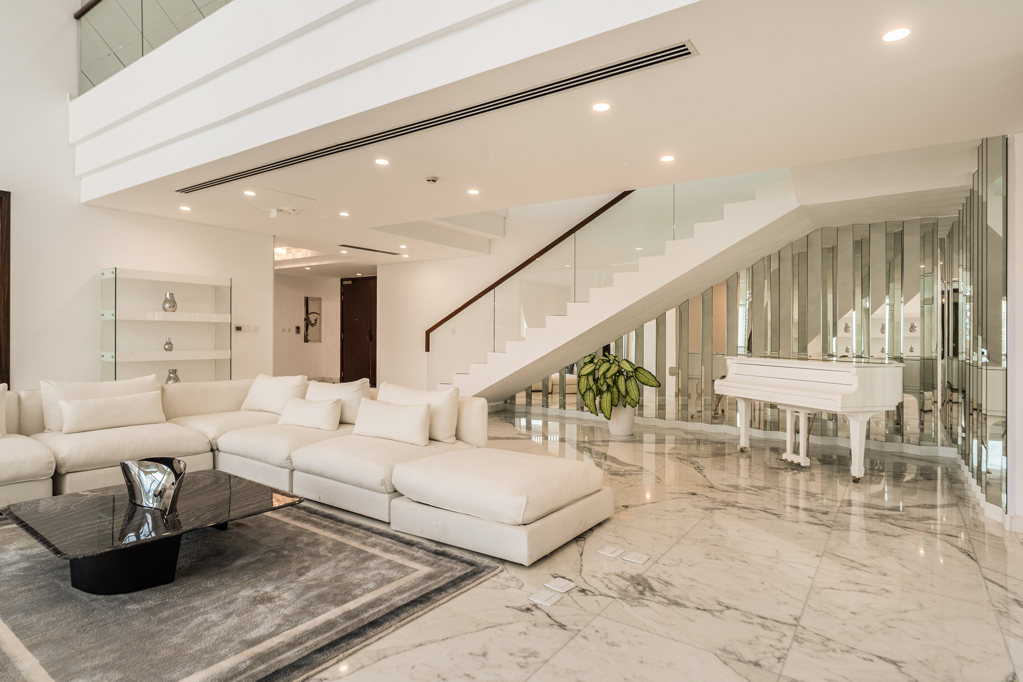 4 Bedrooms Apartment in Marina Residences 2