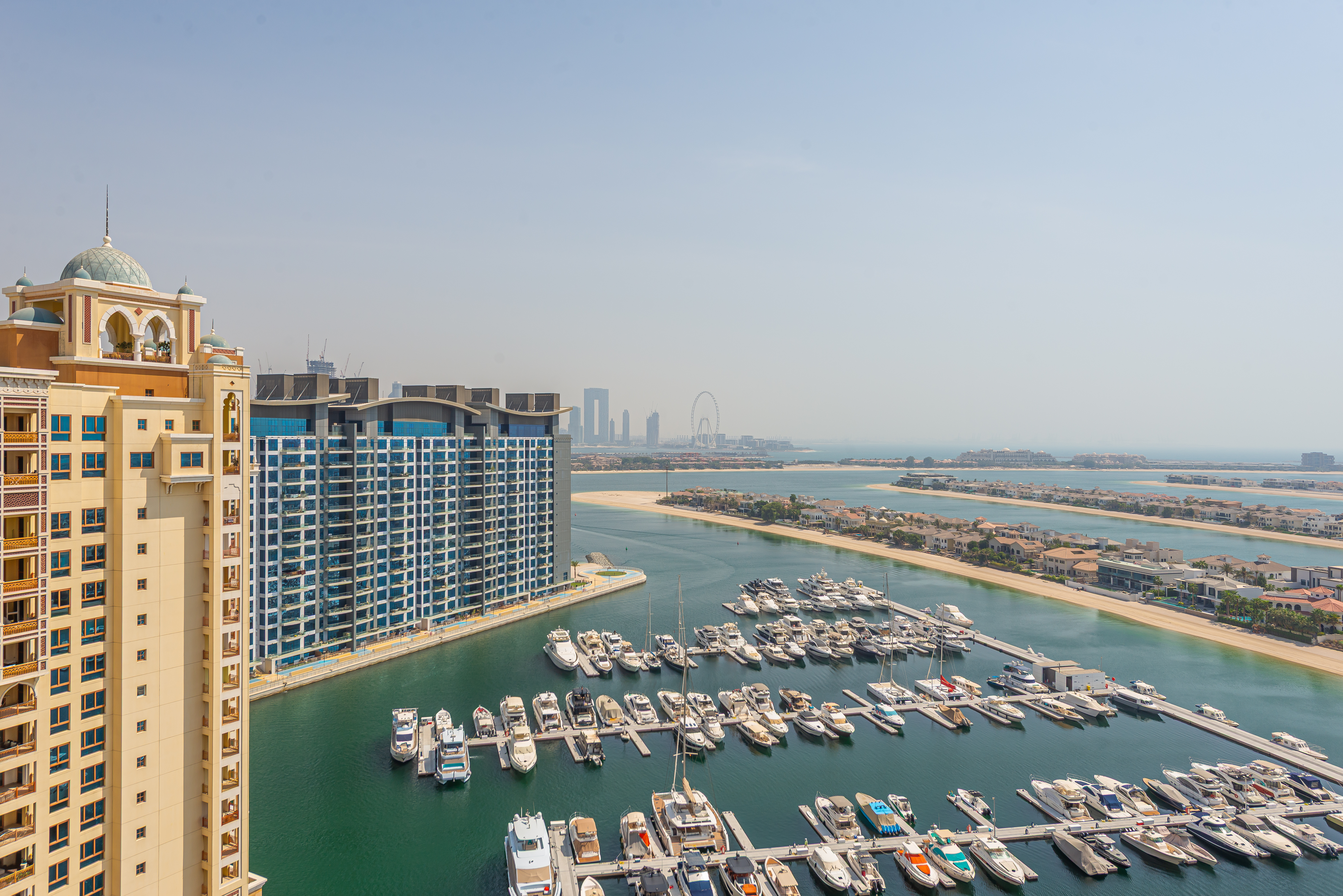 4 Bedrooms Apartment in Marina Residences 2