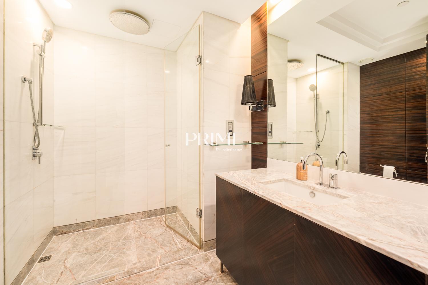 4 Bedrooms Apartment in Marina Residences 2