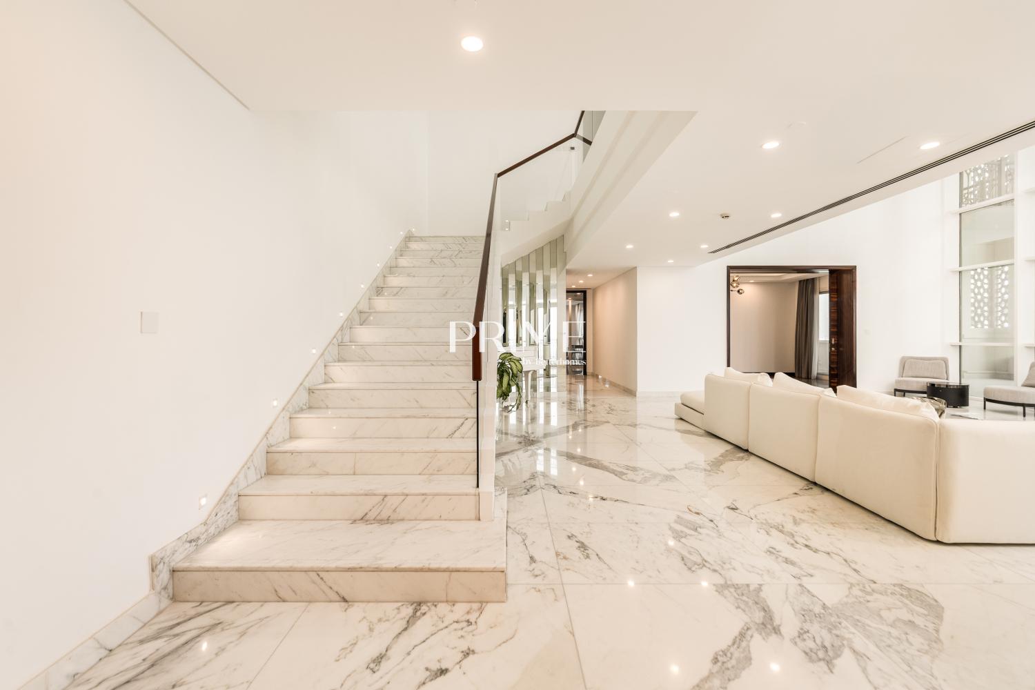 4 Bedrooms Apartment in Marina Residences 2