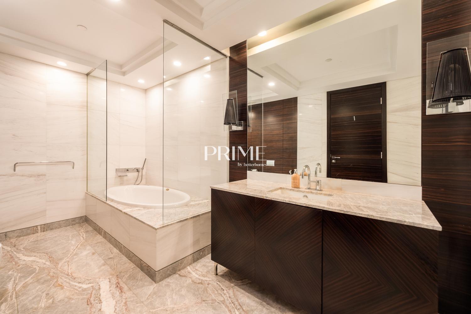 4 Bedrooms Apartment in Marina Residences 2