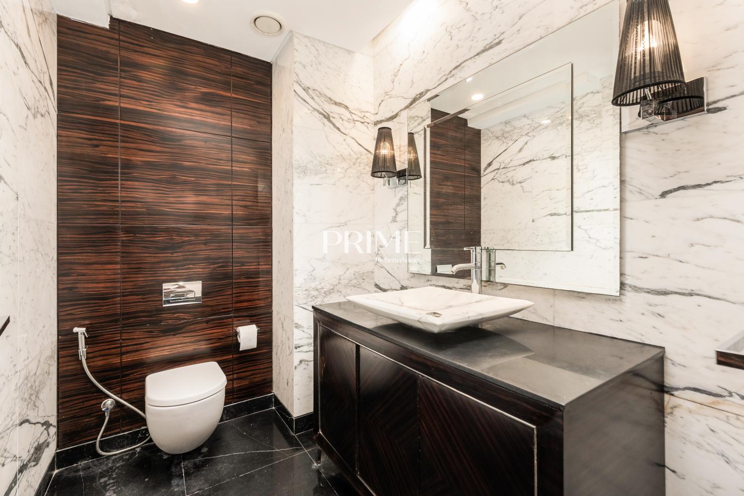 4 Bedrooms Apartment in Marina Residences 2