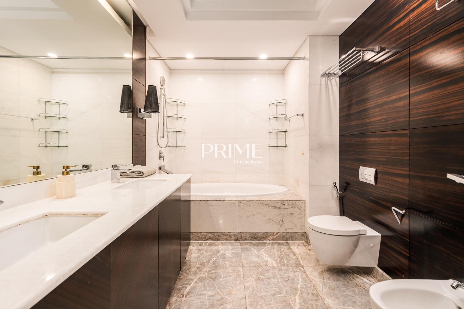 4 Bedrooms Apartment in Marina Residences 2
