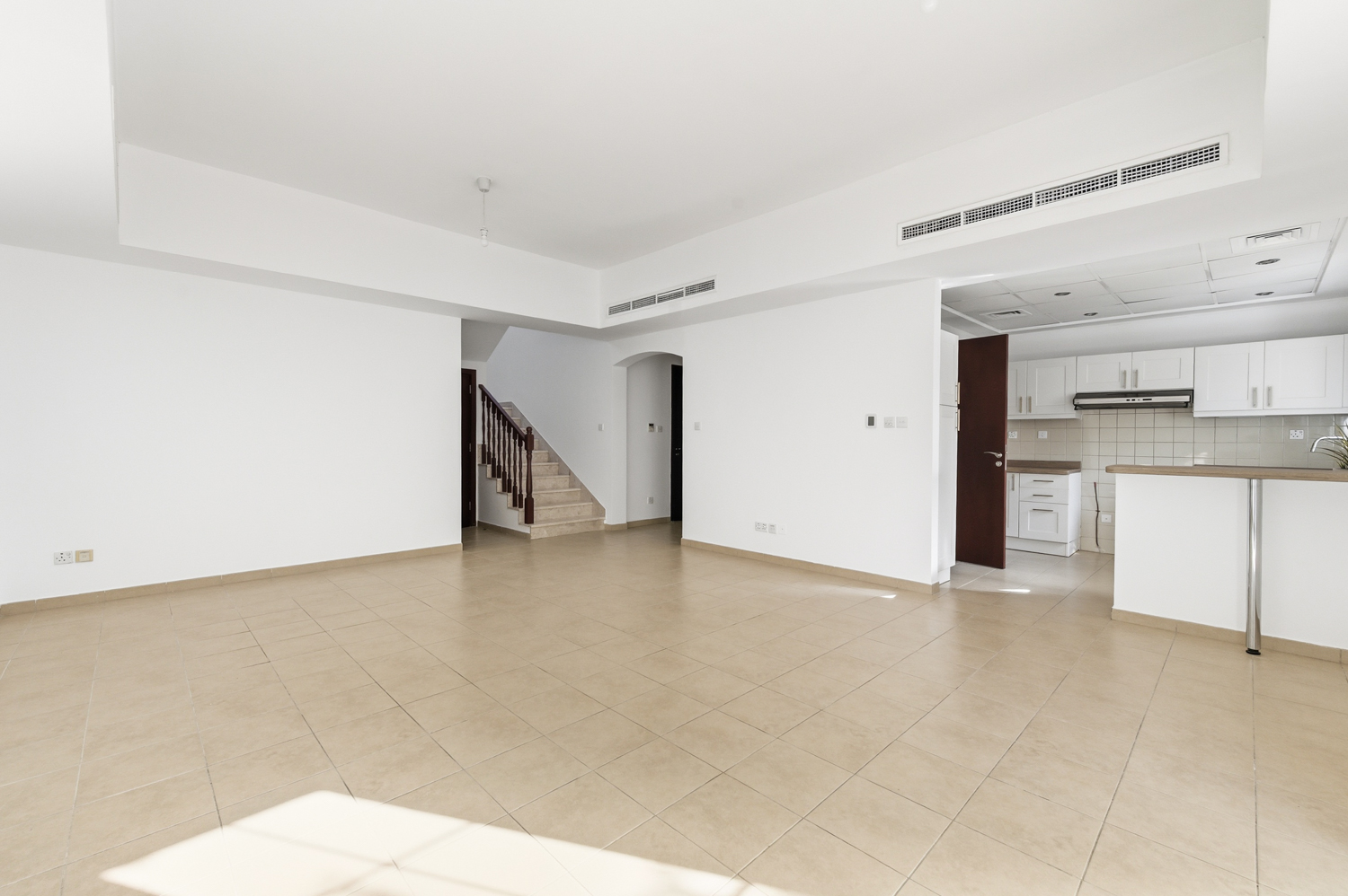 3 Bedrooms Townhouse in Al Reem 1 Al Reem Drive