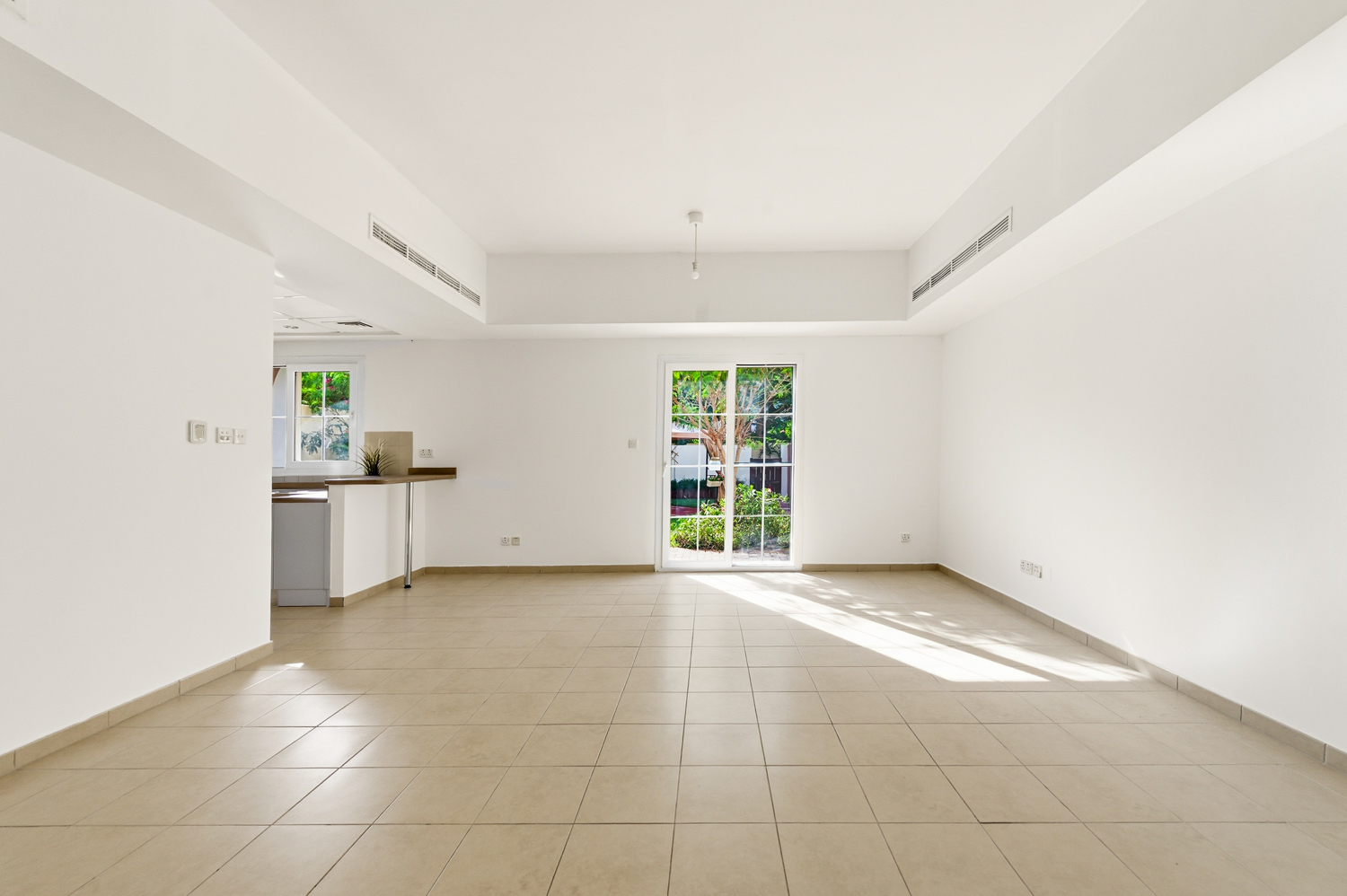 3 Bedrooms Townhouse in Al Reem 1 Al Reem Drive