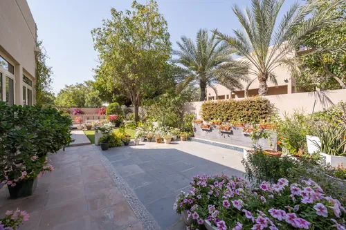 5 Bedrooms Villa in Saheel