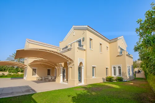 6 Bedrooms Villa in Polo Homes