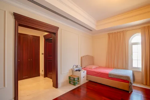 6 Bedrooms Villa in Polo Homes