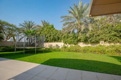 6 Bedrooms Villa in Polo Homes