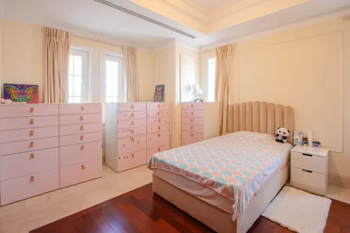 6 Bedrooms Villa in Polo Homes