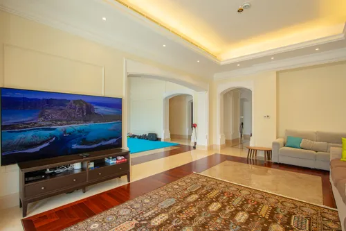 6 Bedrooms Villa in Polo Homes