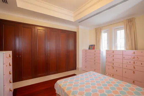 6 Bedrooms Villa in Polo Homes