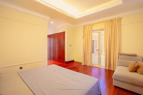 6 Bedrooms Villa in Polo Homes