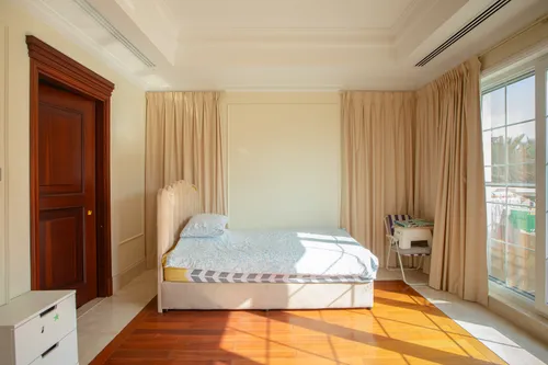 6 Bedrooms Villa in Polo Homes