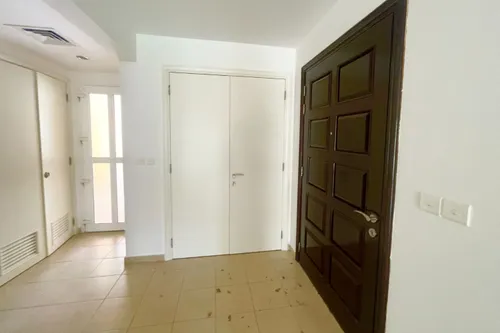 2 Bedrooms Villa in Palmera 2