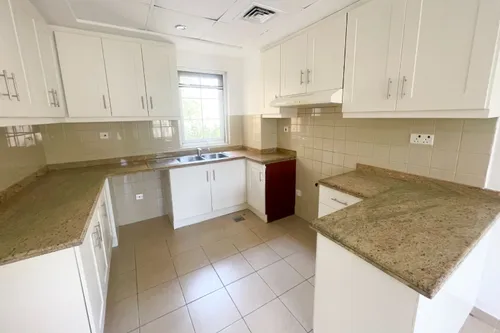 2 Bedrooms Villa in Palmera 2