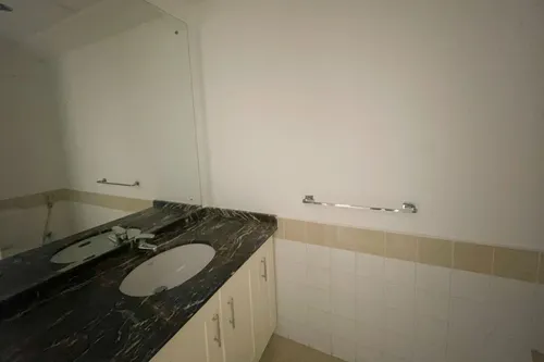 2 Bedrooms Villa in Palmera 2