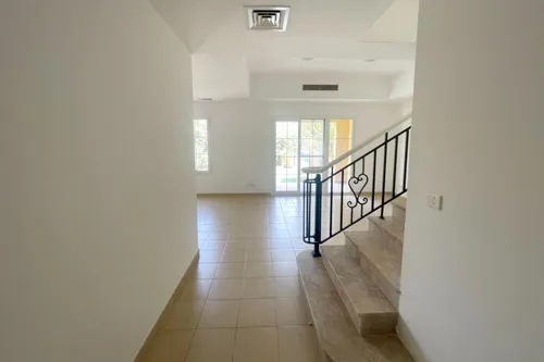 2 Bedrooms Villa in Palmera 2