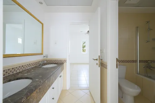 5 Bedrooms Villa in Mirador