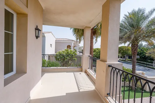 5 Bedrooms Villa in Mirador