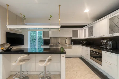 5 Bedrooms Villa in Al Mahra