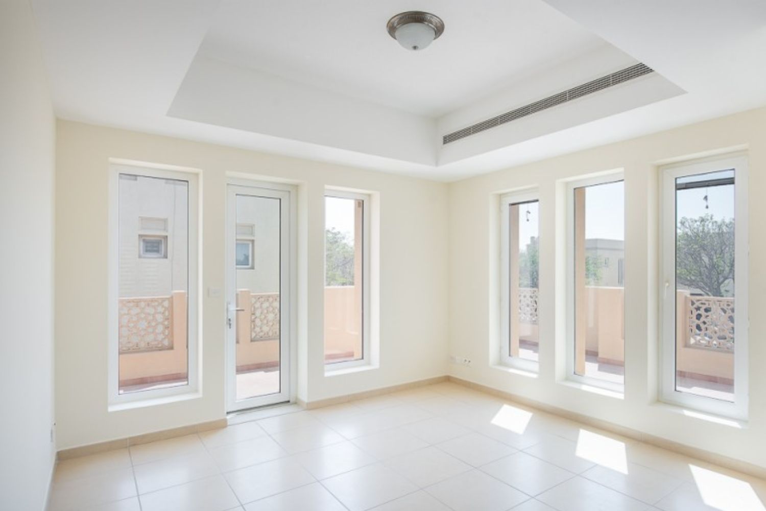 5 Bedrooms Villa in Al Mahra