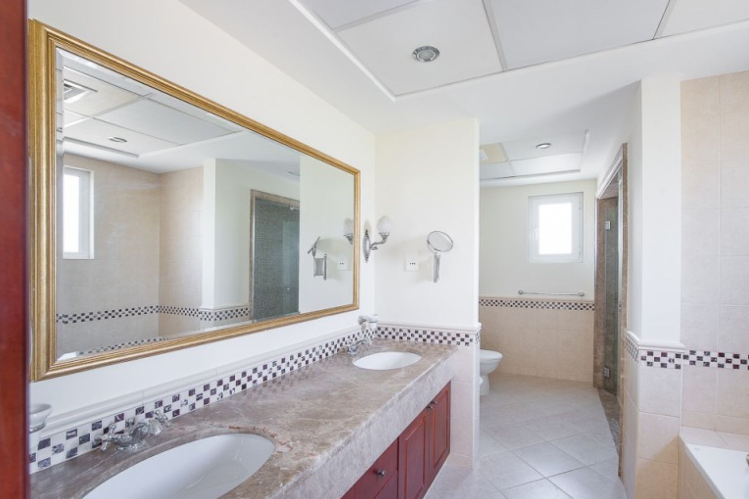 5 Bedrooms Villa in Al Mahra