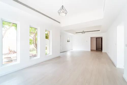 5 Bedrooms Villa in Al Mahra